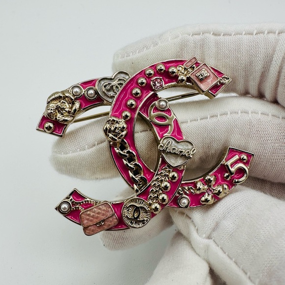 Chanel Pink Enamel Brooch Rare Vintage - Picture 1 of 10